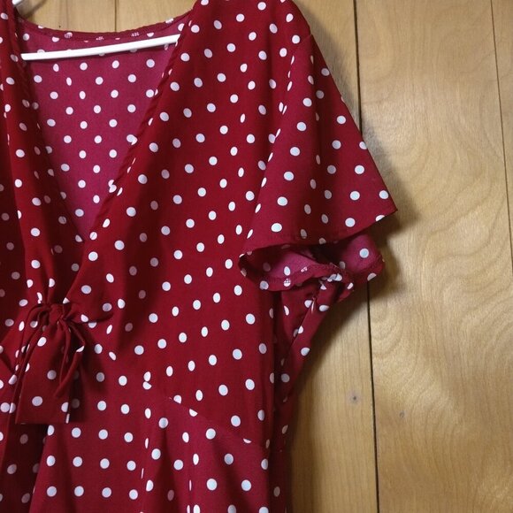Women's 3XL Short Sleeve Pullover Red Polka Dot Tie Blouse Lightweight - Picture 3 of 4